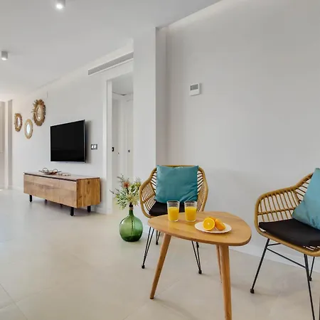 Micarlo 702 By Ivi Real Estate * トレモリノス